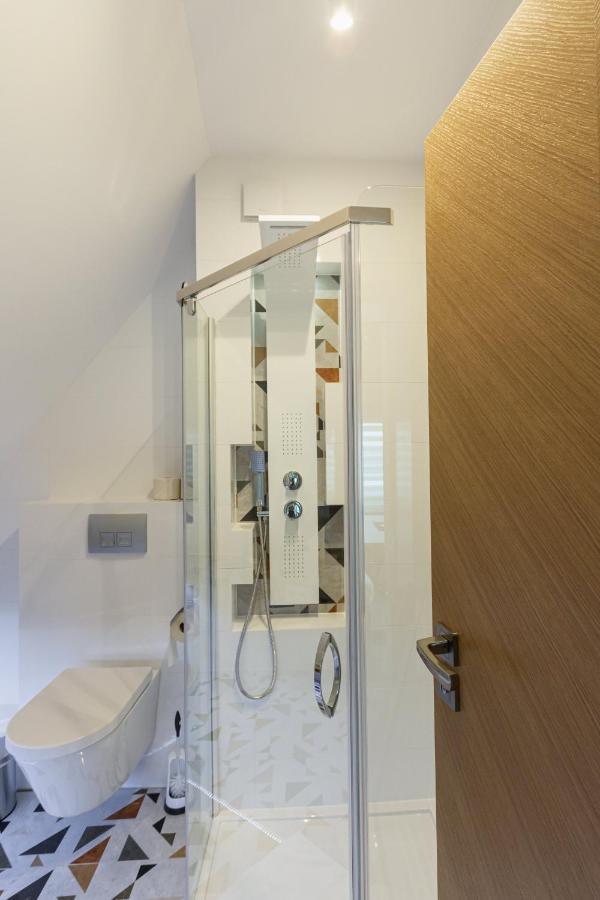 Apartment Living Instein *
